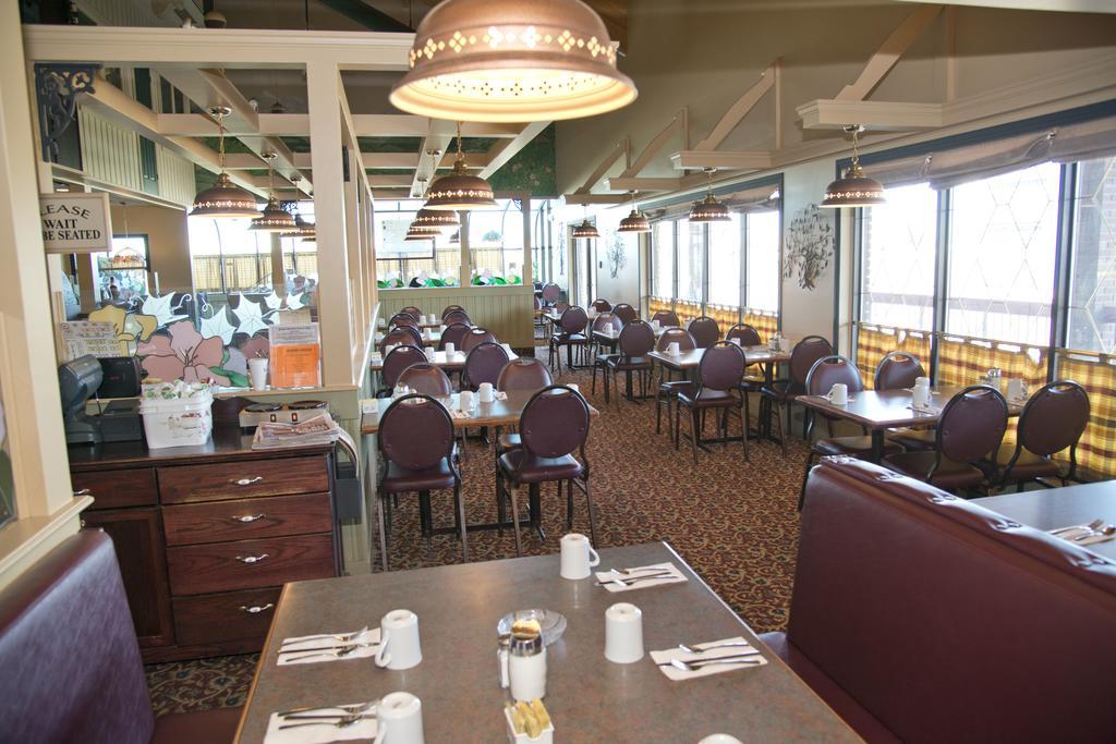 Canadas Best Value Inn Whitecourt Exterior foto