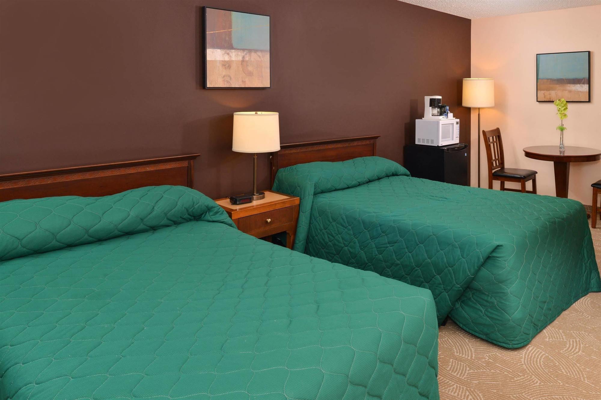 Canadas Best Value Inn Whitecourt Exterior foto